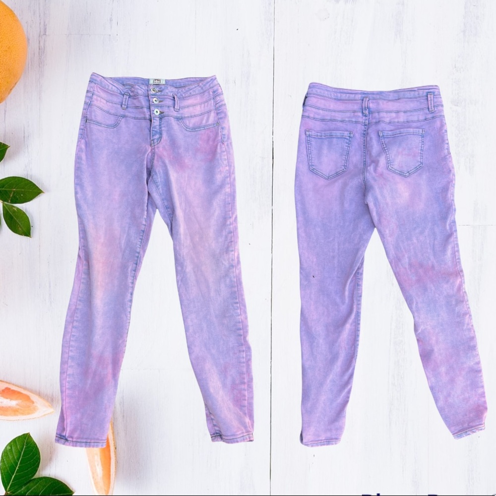 Iei size 11 JR regular stone washed and dyed pink.